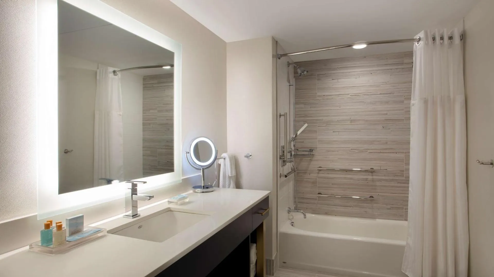 Fenwick Shores, Tapestry Collection By Hilton 4*